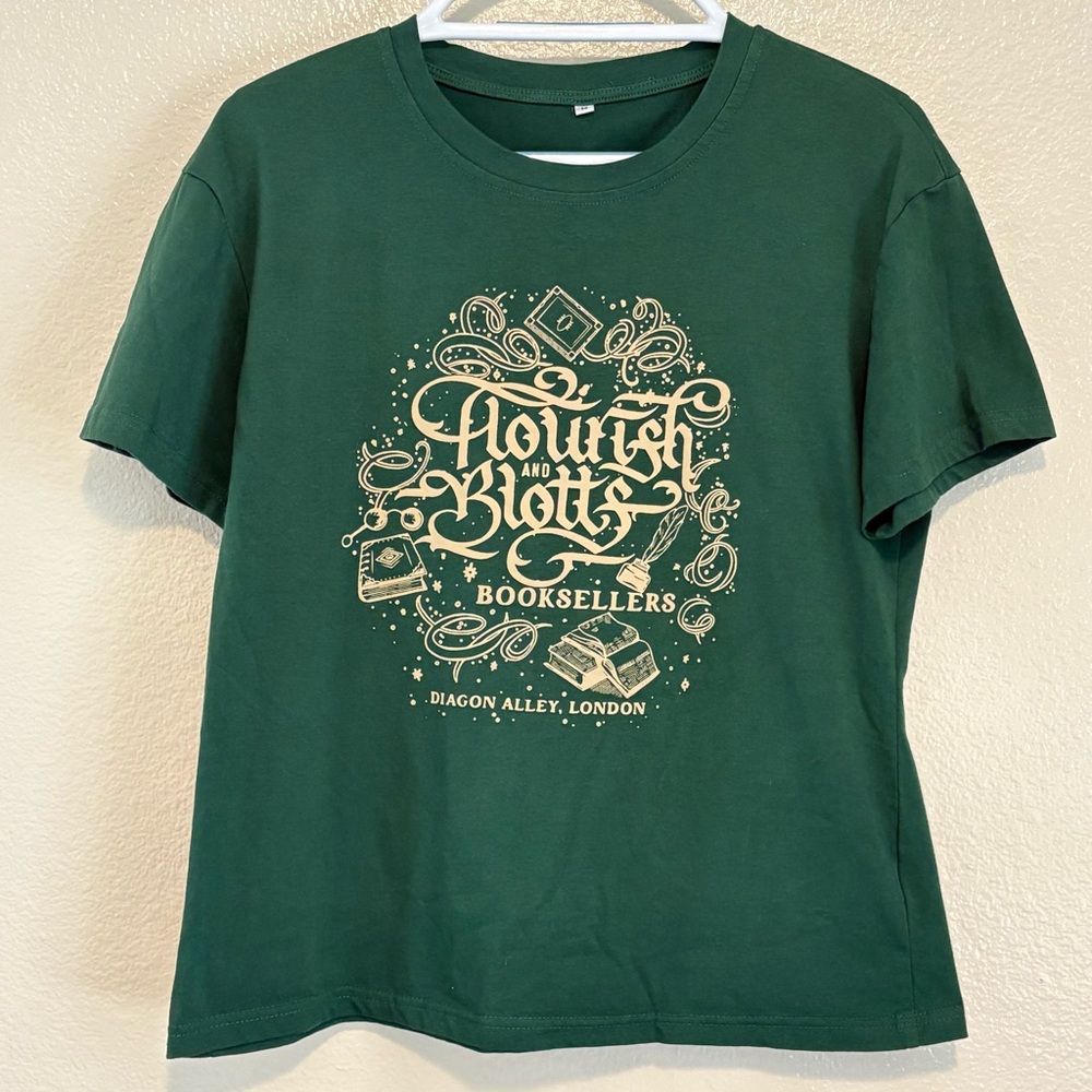 Harry Potter Flourish Blotts Diagon Alley T-Shirt Green Book Lover Unisex M